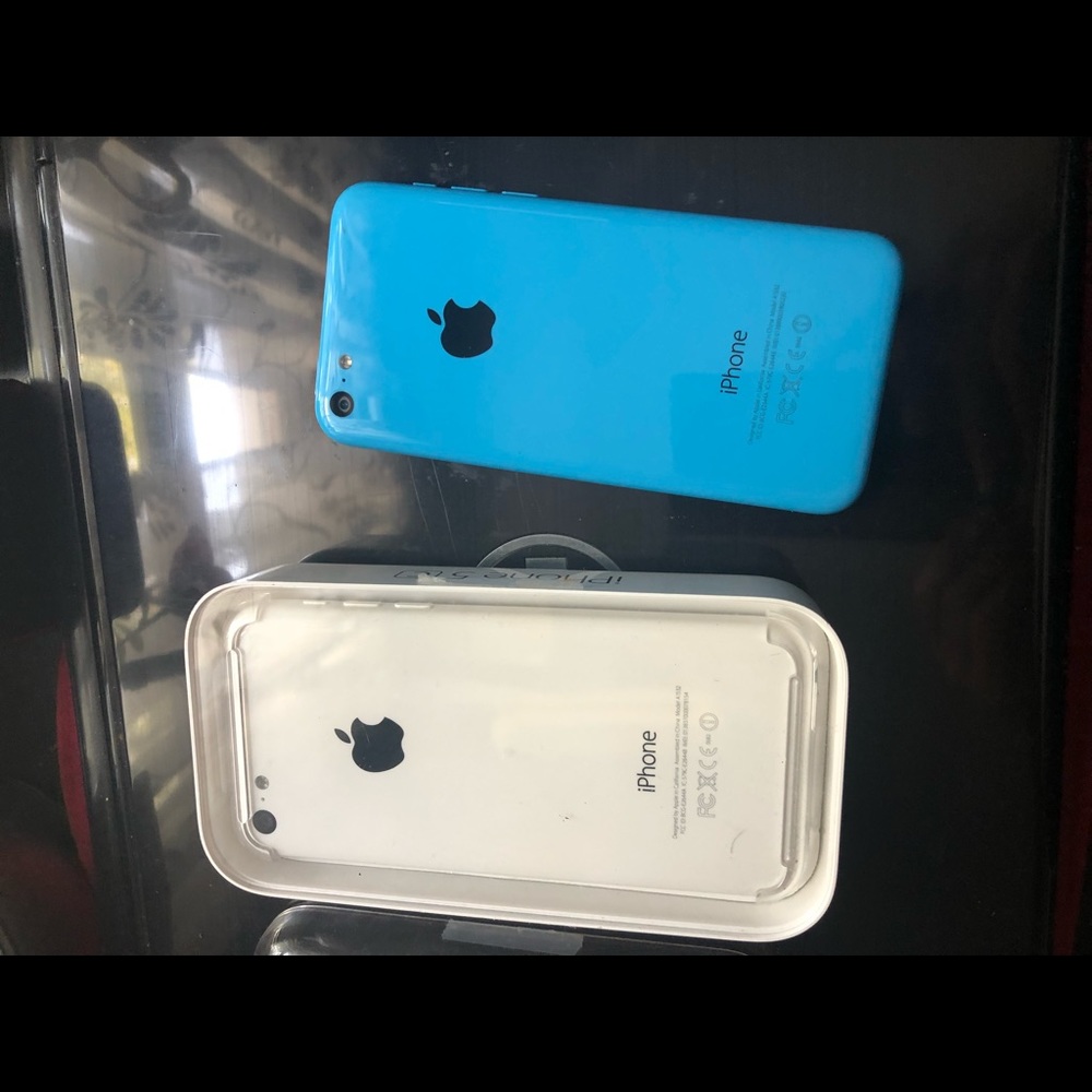 iPhone 5c blue, green and white